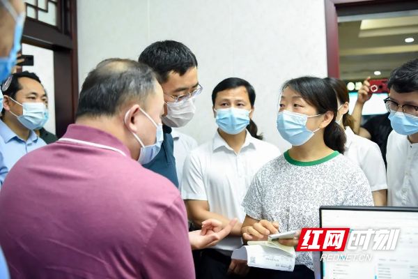 苍南最新医保套现24小时微信方法分析(最方便真实的苍南医保卡提现套取微信方法)